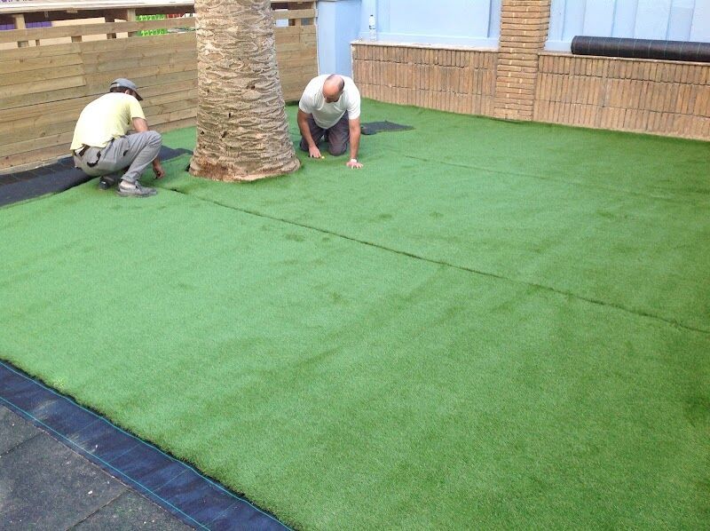 Imagen de Jardinplus | Cesped Decorativo y Mobiliario para Jardin