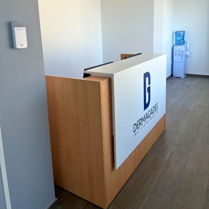 Imagen de Dermagades, Dermatología sin Esperas