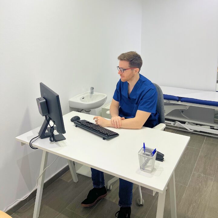 Imagen de Dermagades, Dermatología sin Esperas