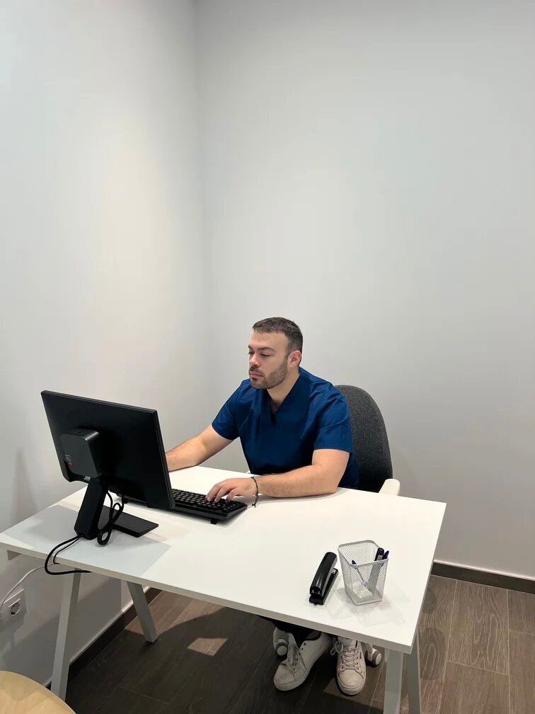 Imagen de Dermagades, Dermatología sin Esperas