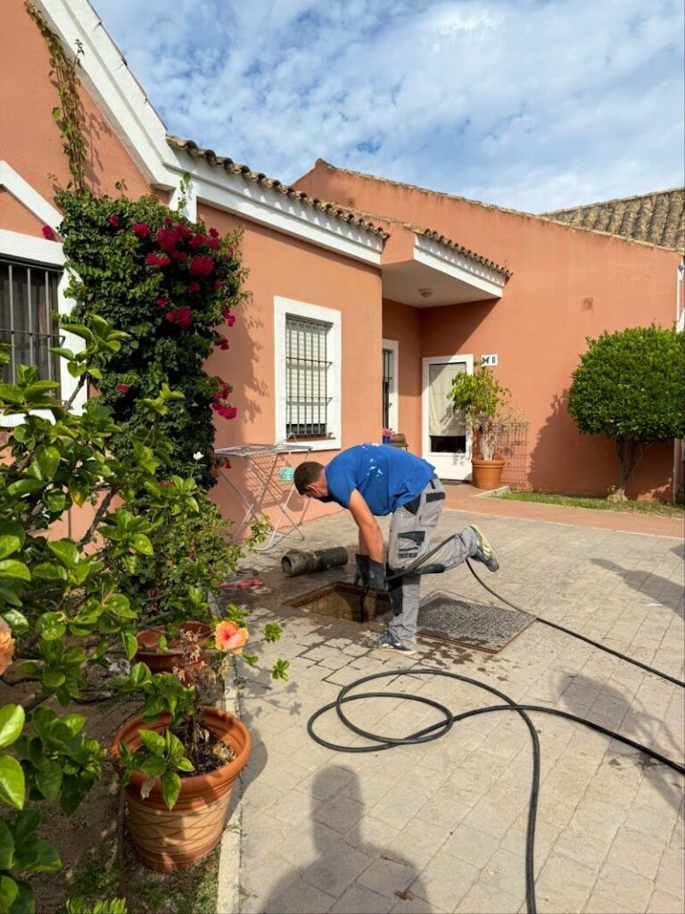 Imagen de Desatascos y Fontanería | Multiservicios Jorge Alba