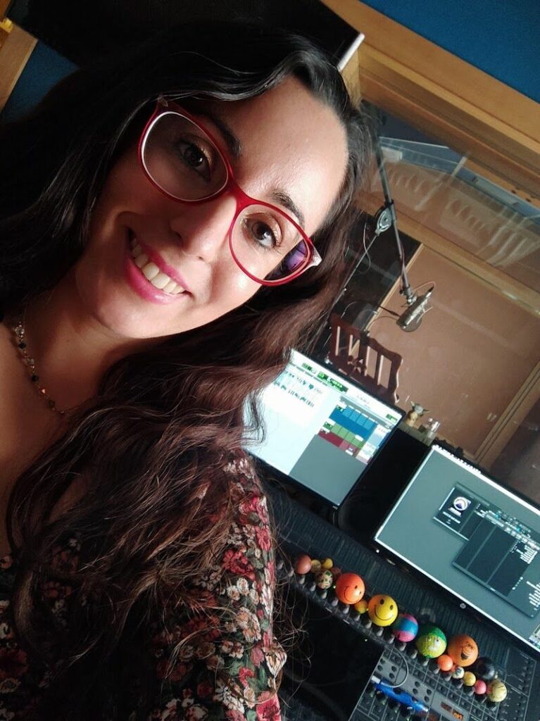 Imagen de Voz con Alma | Laura Ondiviela | Formación en Locución, Doblaje y Respiración