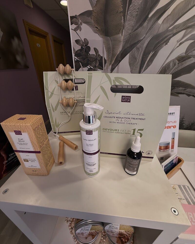 Imagen de Laura de la Hoya Belleza y Bienestar | Centro de Quiromasaje y Estética en Zaragoza