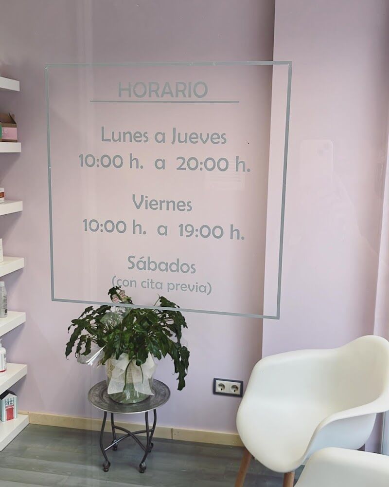 Imagen de Laura de la Hoya Belleza y Bienestar | Centro de Quiromasaje y Estética en Zaragoza