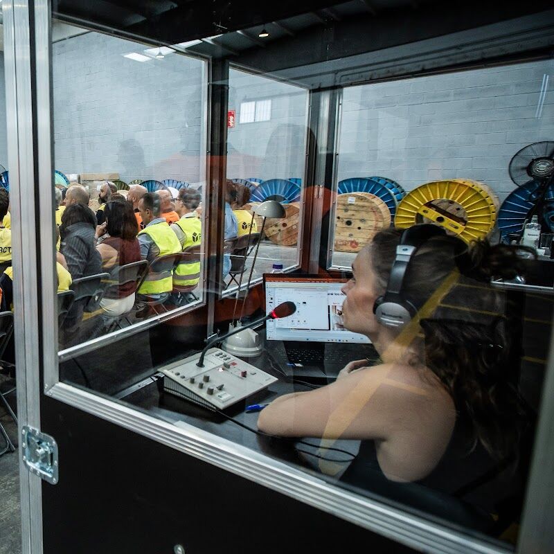 Imagen de Traducción Simultánea | Bravo Traducción