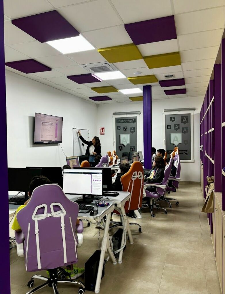 Imagen de Algorithmics Valladolid. Escuela de Programación y Proyectos Digitales para Niños y Jóvenes