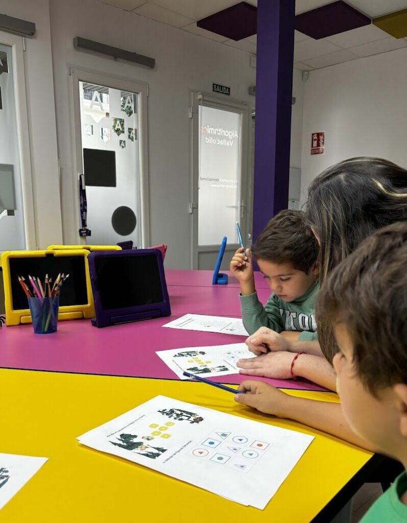 Imagen de Algorithmics Valladolid. Escuela de Programación y Proyectos Digitales para Niños y Jóvenes