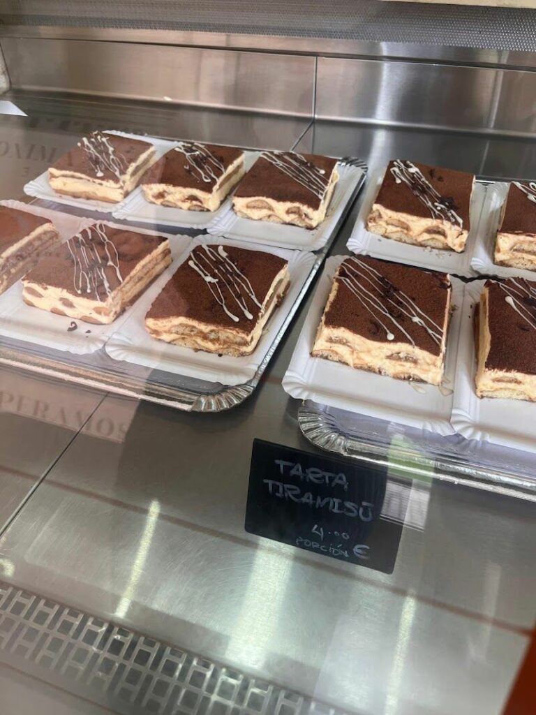 Imagen de De Tartas y Rollos By Llamas Bakery