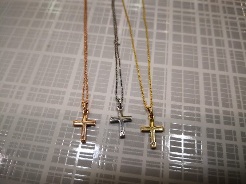 Imagen de Joyería Muñoz – Victor J. Muñoz – Alianzas, Relojes, Colgantes, Reparaciones de Joyas en el Centro de la Ciudad de Murcia