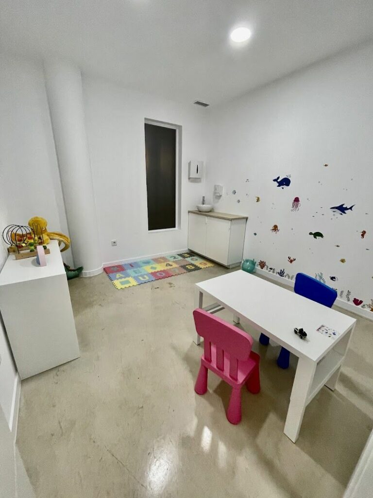 Imagen de Dr. Antonio Jesús Castellanos Alcarria, Pediatra