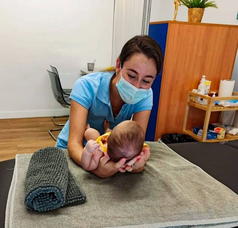 Imagen de Mano a Mano | Fisioterapia Pediátrica. Asesora de Lactancia y Porteo Ergonómico. Huelva.