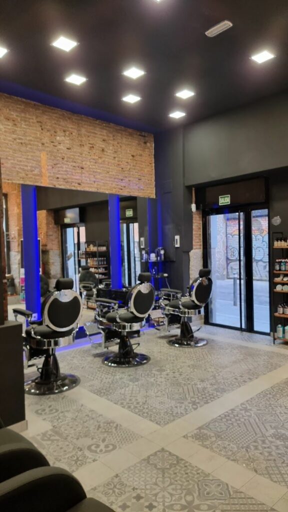 Imagen de Peluqueria Caballeros – Chico Malo – Barberia en Madrid