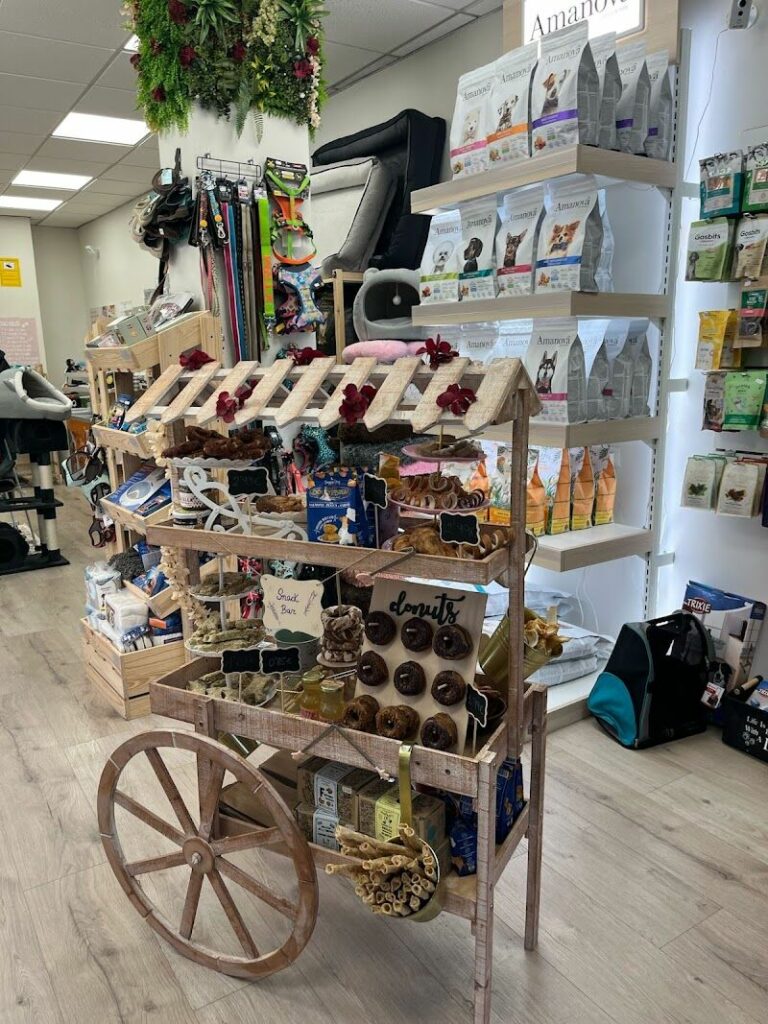 Imagen de Ladrando Voy Maullando Vengo