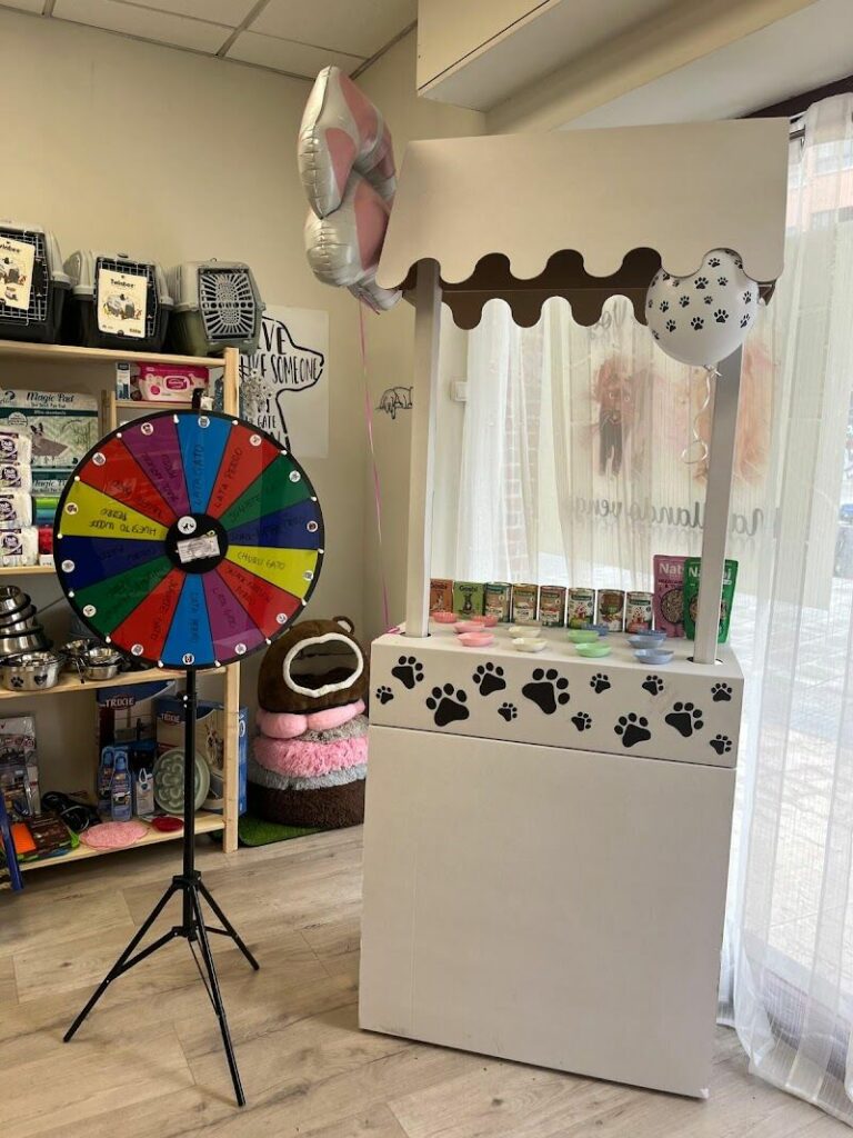 Imagen de Ladrando Voy Maullando Vengo