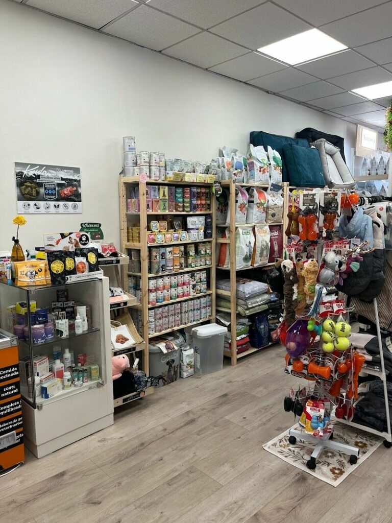 Imagen de Ladrando Voy Maullando Vengo