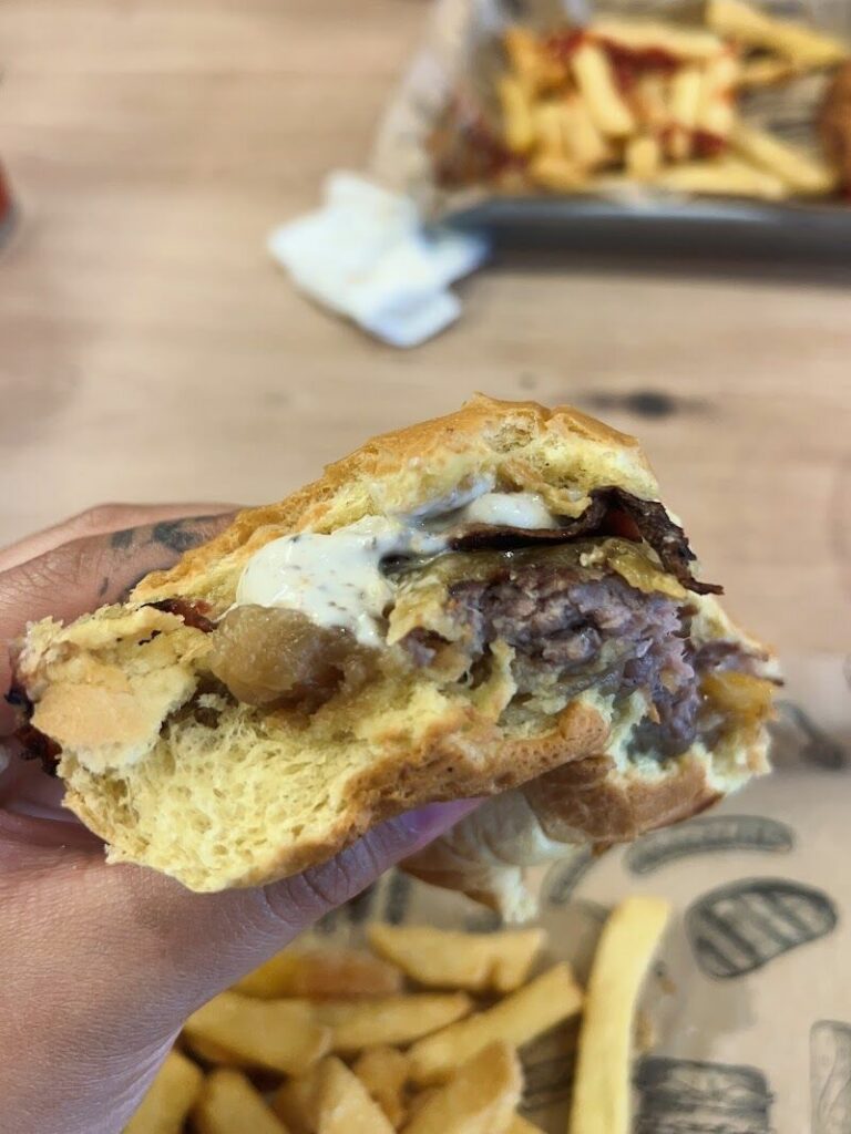 Imagen de Maillard Smash Burger / Hamburguesería en Madrid