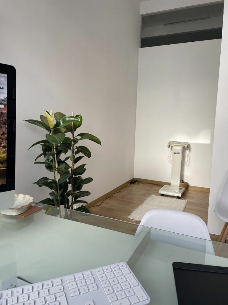 Imagen de Eres Lo Que (no) Comes, Nutrición By Miriam