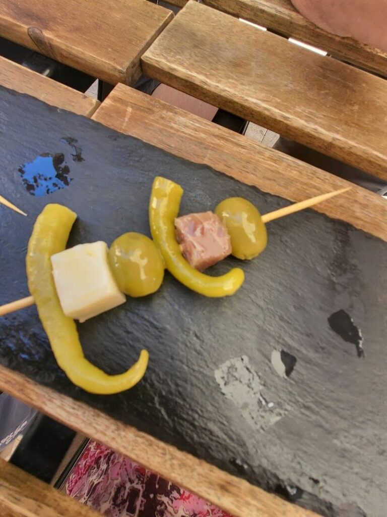 Imagen de Mientras Tanto – Restobar • Tapas • Drinks