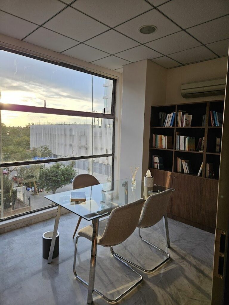 Imagen de Clínica de Raíz – Psicólogos en Valencia y Terapia Online