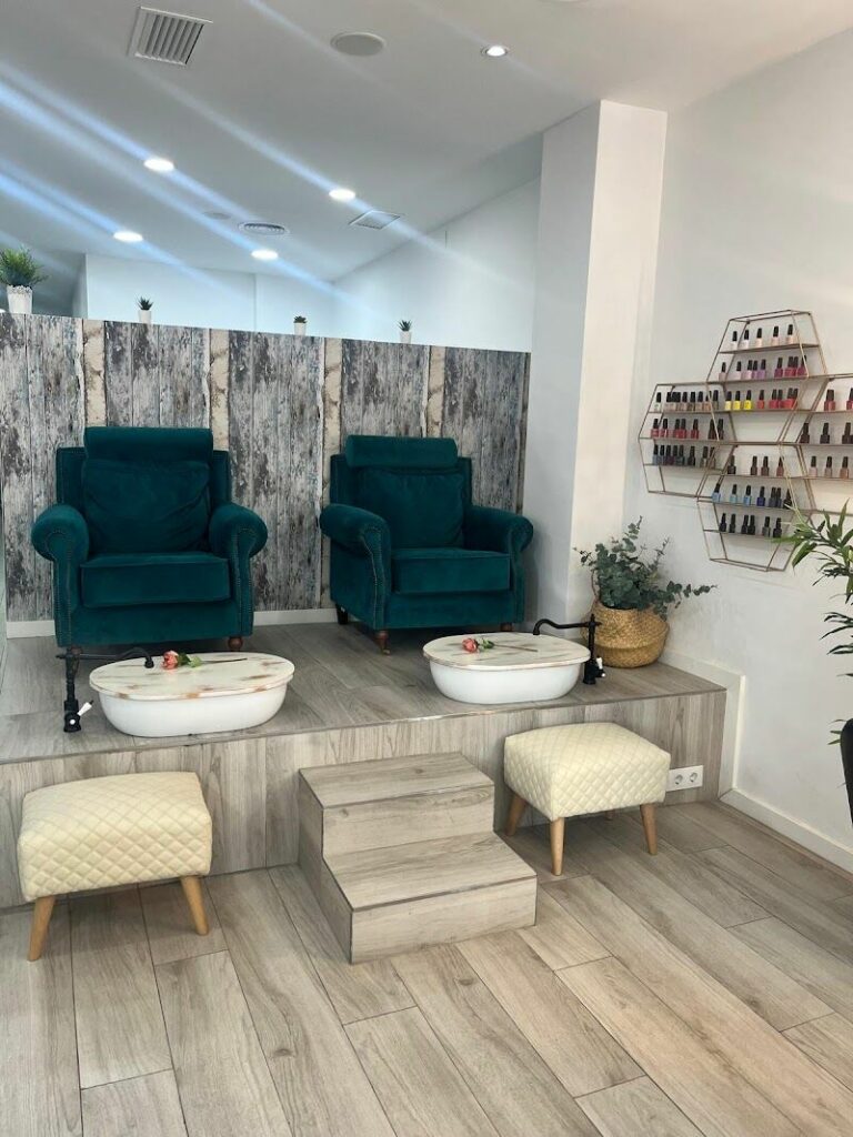 Imagen de Vènere Studio Sevilla | Extensiones de Pestañas y Cejas