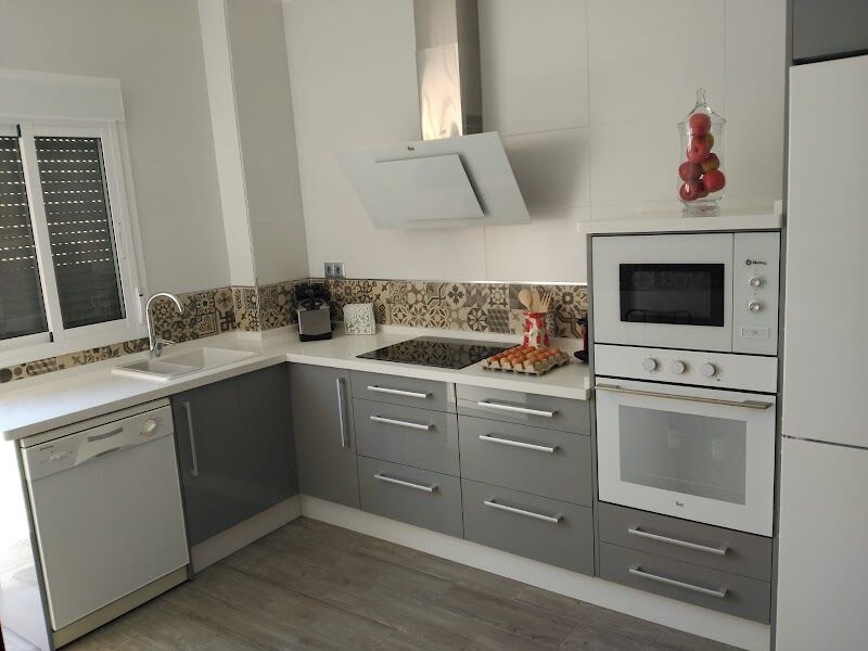 Imagen de Cocinas y Muebles Angulo (centro)