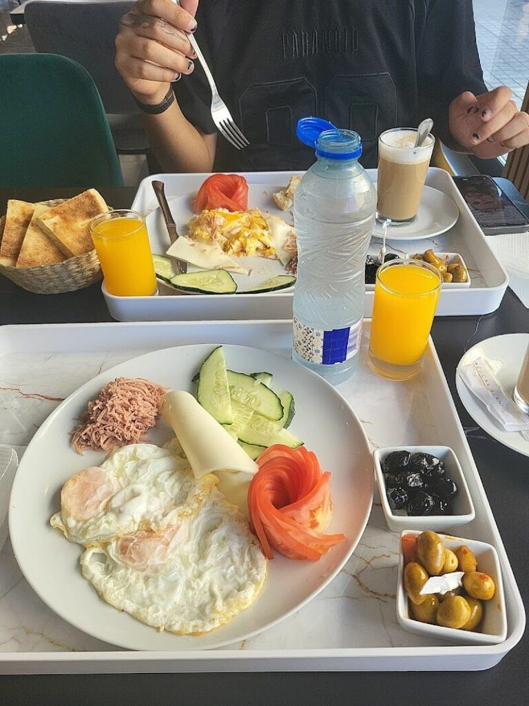 Imagen de Delis Cafetería Restaurante