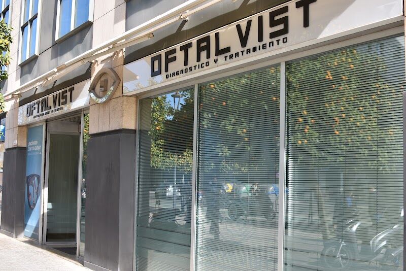 Imagen de Dr. Adrián Hernández Martínez Oftalvist Sevilla