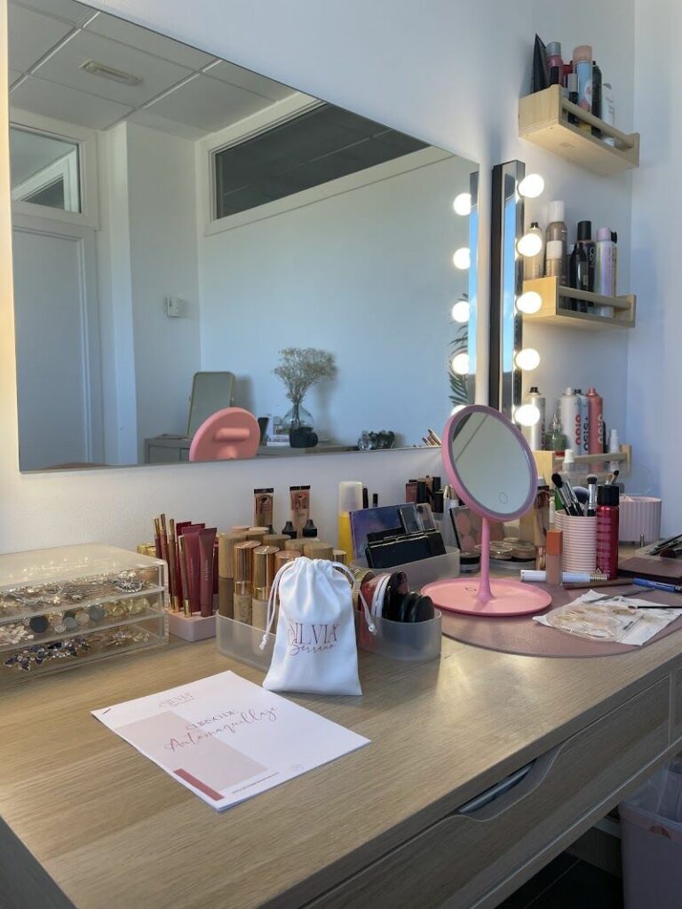 Imagen de Silvia Serrano – Maquillaje y Peinados para Novias y Eventos – Formación de Maquillaje