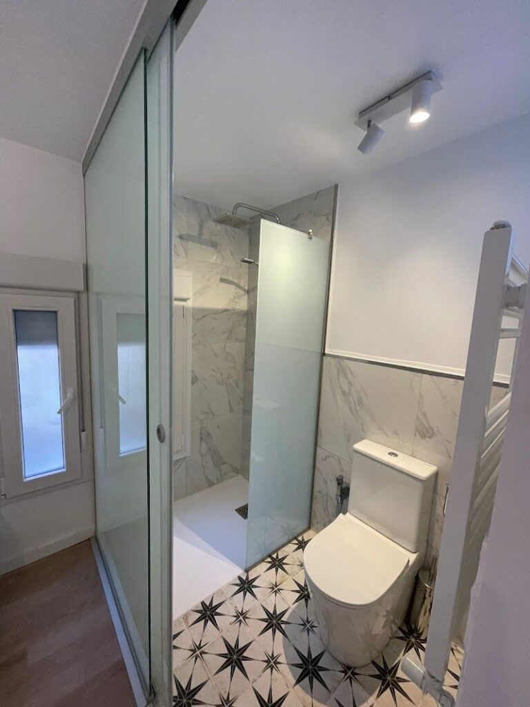 Imagen de Instalaciones Louvon: Servicios de Electricistas y Reformas de Viviendas