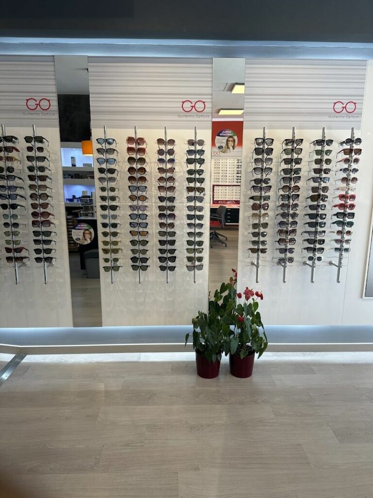 Imagen de Guillermo Ópticos | Óptica y Centro de Audiología en Madrid