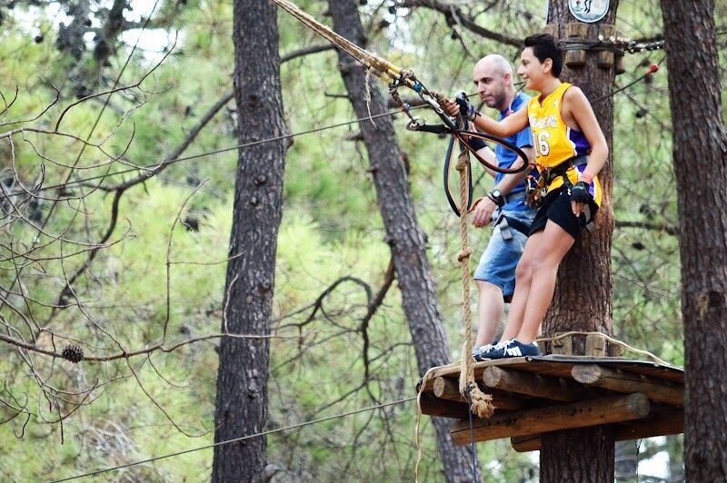 Imagen de Aventura Amazonia Pelayos. Parque de Multiaventura y Tirolinas para Adultos y Niños. Despedidas, Cumples y Teambuilding