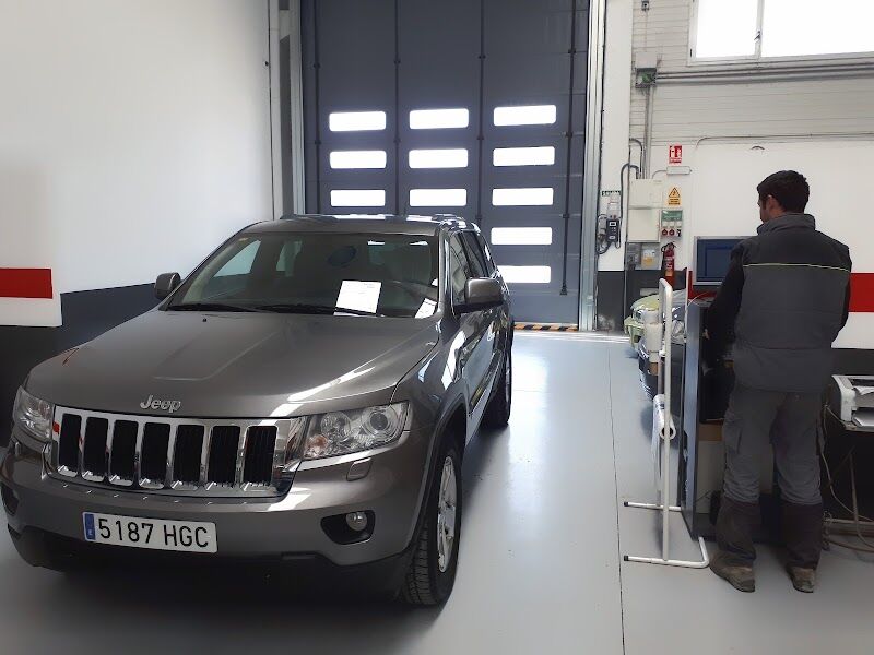 Imagen de Arauto-talleres de Coches en Huesca, Chapisteria y Pintura, Mecánica, Neumáticos, Pre Itv, Castrol Service