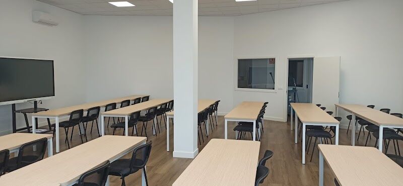 Imagen de Aulas Alcanza | Alquiler de Salas y Aulas en Madrid