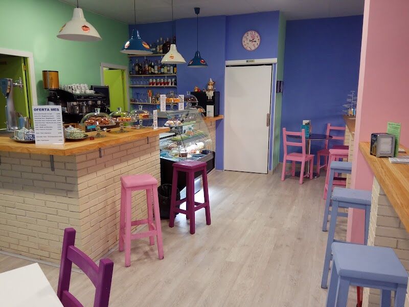 Imagen de Cafetería y Pastelería Dulce Carolina. sin Gluten, sin Azúcar, sin Lactosa, sin Leche, sin F. Secos. Apto para Todos.