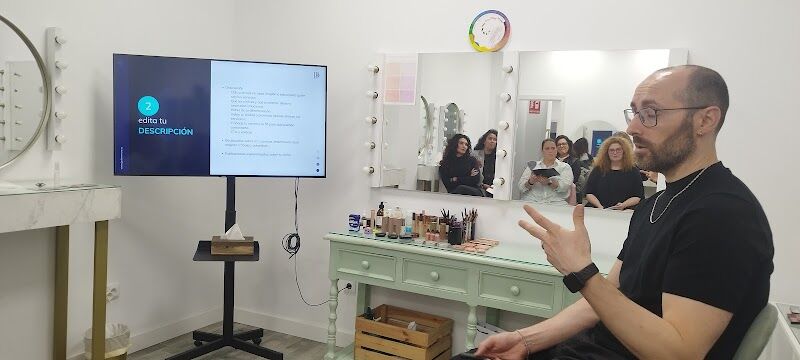 Imagen de Javier Romero – Elite Makeup Studio. Formación en Maquillaje y Emprendimiento