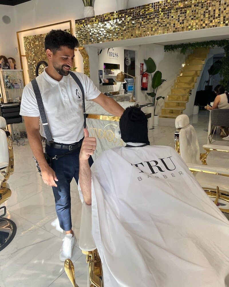 Imagen de Barbería Donde Charlie Barcelona | Barber Barbershop