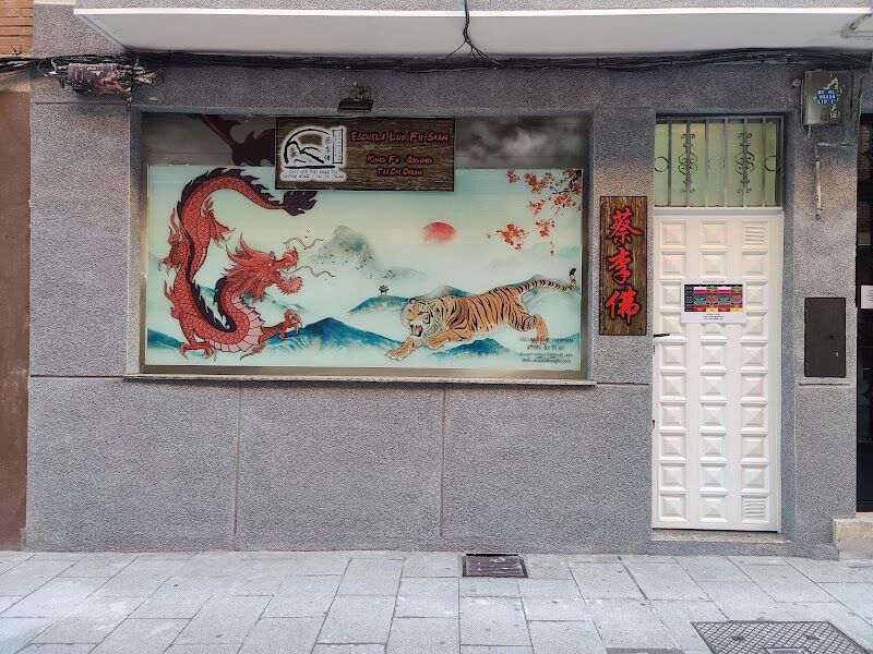 Imagen de Escuela Luo Fu Shan – Kung Fu, Artes Marciales, Qigong. Gimnasio Salamanca