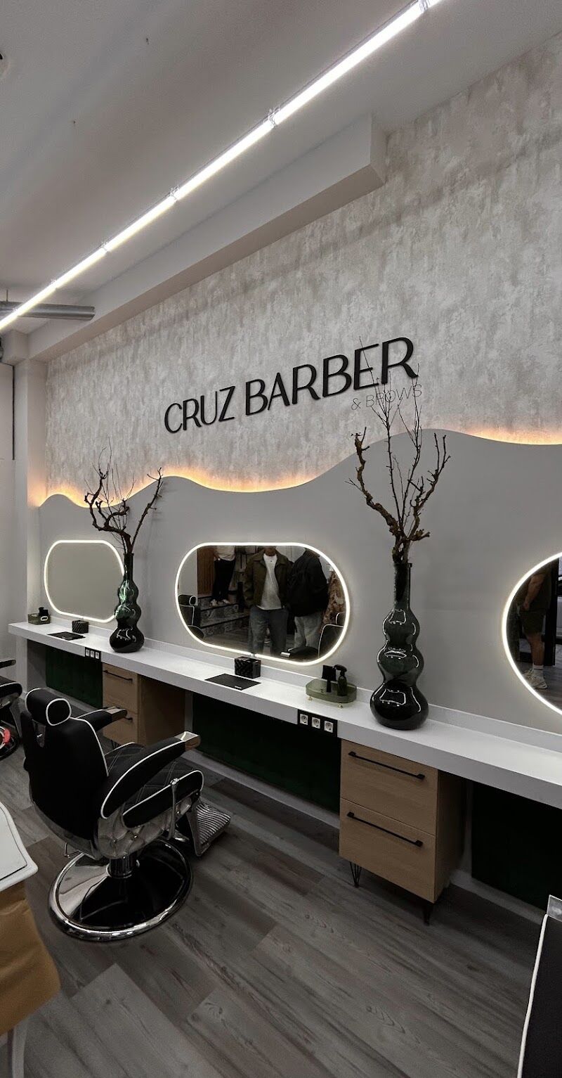 Imagen de Cruz Barber And Brows