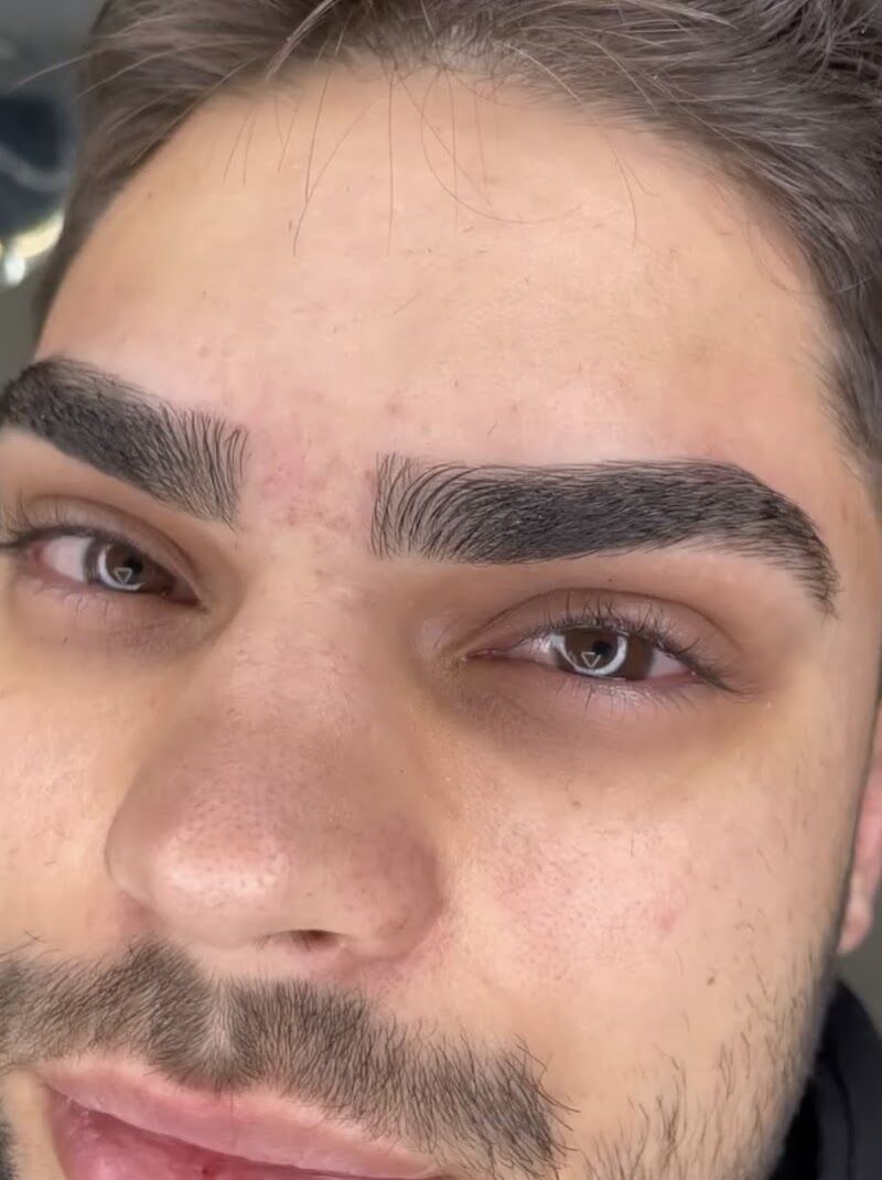 Imagen de Cruz Barber And Brows