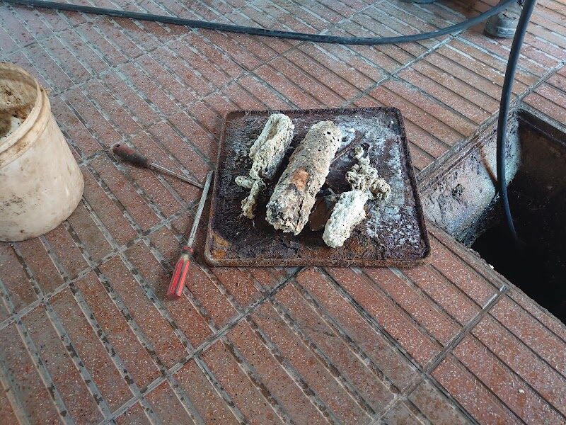 Imagen de Cubas J.garcía, Desatascos 24 Horas Castelldefels