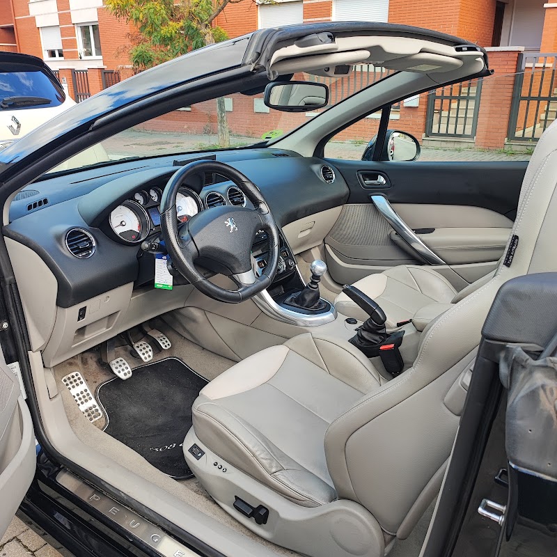 Imagen de Limpiezas Valladolid | Lavado de coches Lorenzo