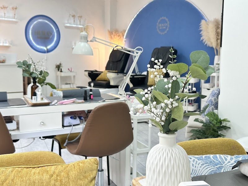 Imagen de HERA’S Nails & Lashes – Uñas, cejas y micropigmentación Valencia